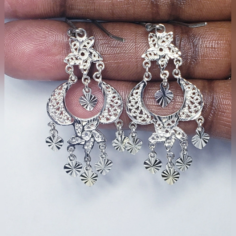 Filigree Floral Chandelier Dangle Heart Earrings.